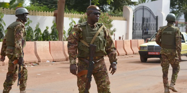 مالي | الجيش المالي يعلن سيطرته على مدينة كيدال معقل الثوار الأزواديين (الطوارق). 