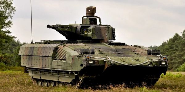 ألمانيا | تأخر تسليم مركبات Puma IFV إلى الجيش الألماني بسبب تعديلات في برمجيات المركبة المحدثة. 