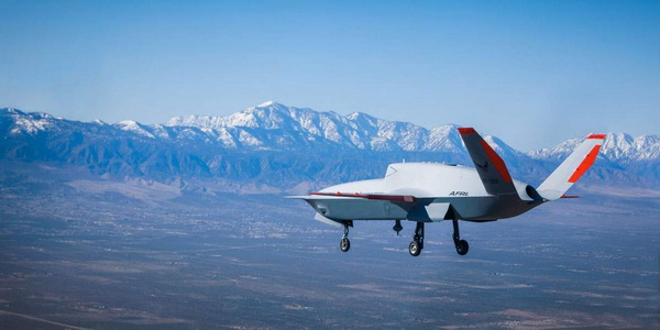 الولايات المتحدة | أول تحليق لطائرة بدون طيار للاستشعار "XQ-67A" للقوات الجوية الأمريكية.