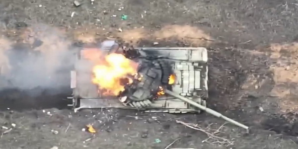 أوكرانيا | سباق روسي أوكراني لحماية دبابات القتال الرئيسية من ضربات الطائرات بدون طيار.