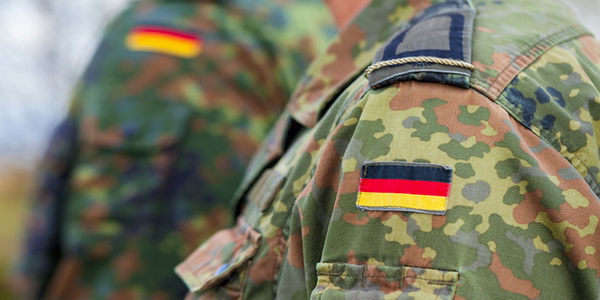ألمانيا | الإحتياج إلى ما لا يقل عن75 ألف جندي إضافي ضمن قوة جيشها للوفاء بالتزاماتها تجاه منظمة حلف شمال الأطلسي "الناتو".