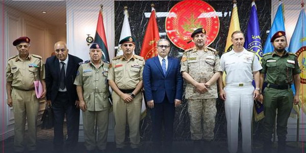 ليبيا | السفير الأمريكي في ليبيا "امريكا ملتزمة بزيادة التعاون الأمني مع الضباط العسكريين المحترفين في جميع أنحاء ليبيا لدعم توحيد الجيش".