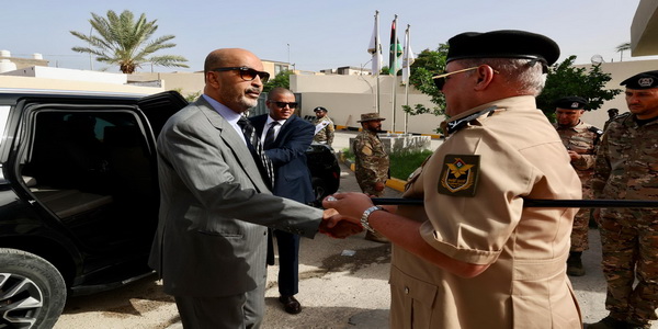 ليبيا | النائب بالمجلس الرئاسي "موسى الكوني" يقوم بزيارة تفقدية لمقر جهاز الحرس الرئاسي. 