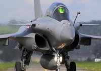 الهند توقع صفقة شراء 36 مقاتلة رافال الفرنسية 