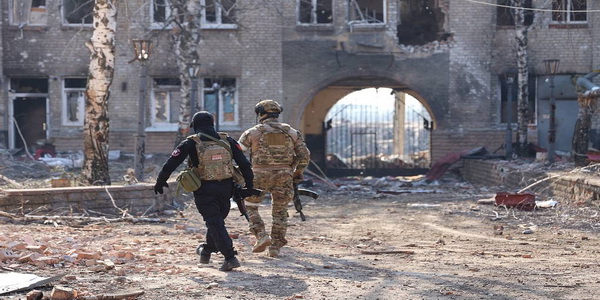 أوكرانيا | وحدات فاغنر ستبقى في مواقعها في باخموت حتى 9 مايو ثم تنسحب "إلى القواعد الخلفية لإدامة القوات والمحفاظة على الأفراد.