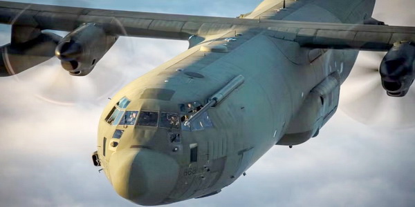 بريطانيا | قيادة النقل الجوي في المملكة المتحدة توقف تشغيل الطائرة C-130 Hercules وتثير مخاوف بين خبراء سلاح الجو الملكي البريطاني.